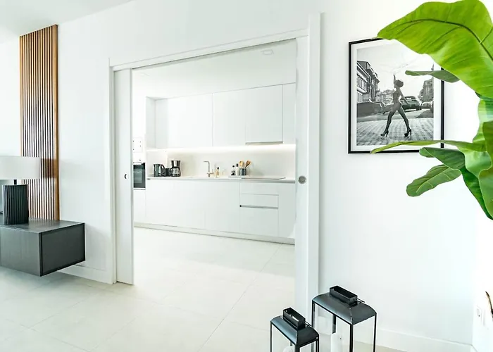 Lme9. F2 - Class Flat In Near Apartment