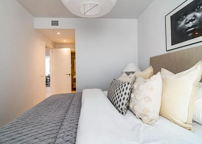 Lme9. F2 - Class Flat In Near *