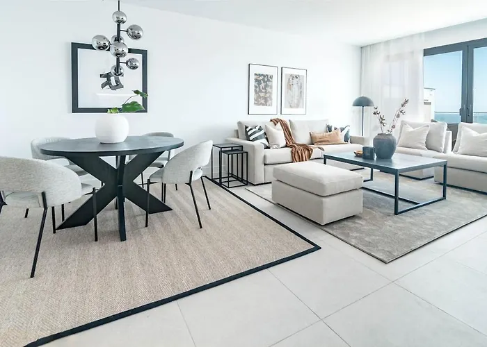 Lme9. F2 - Class Flat In Near