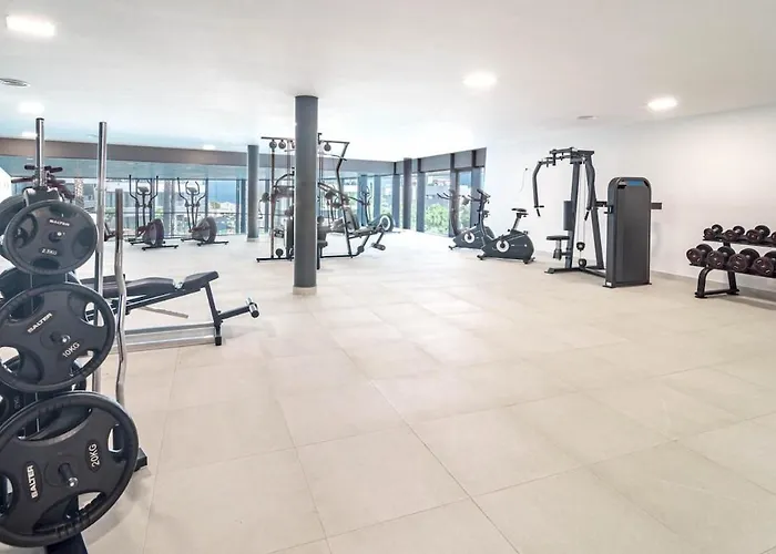 Lme9. F2 - Class Flat In Near